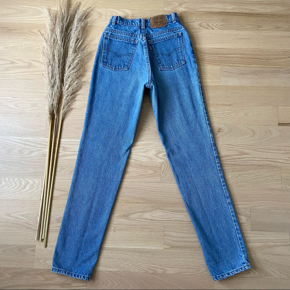 Vintage Levi’s 631 White Tab Long Mom Jeans